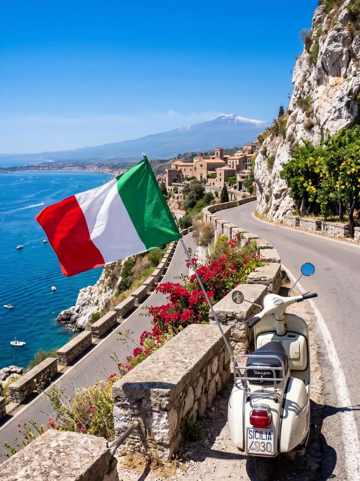 Amalfi sahili ve Vespa